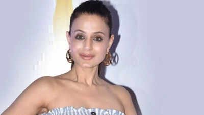 2682-ameesha-pae.jpg